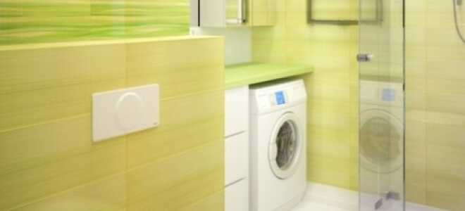 Небольшой, яркий санузел